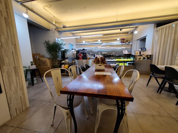 Alice Cafe Jeju City Hall Location