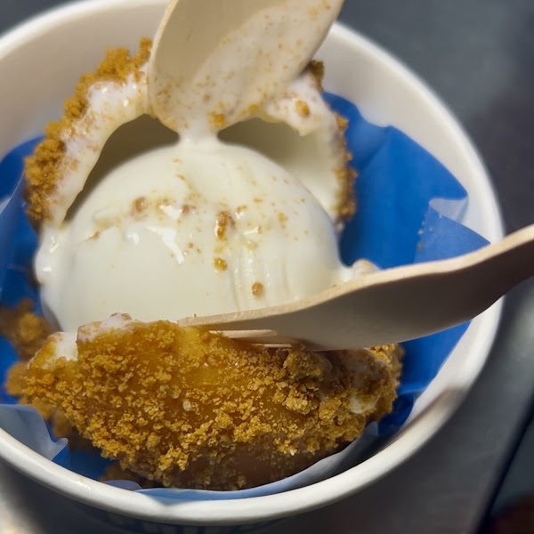 Groomed ice cream กรูมด์ไอติม - บรรทัดทอง 5
