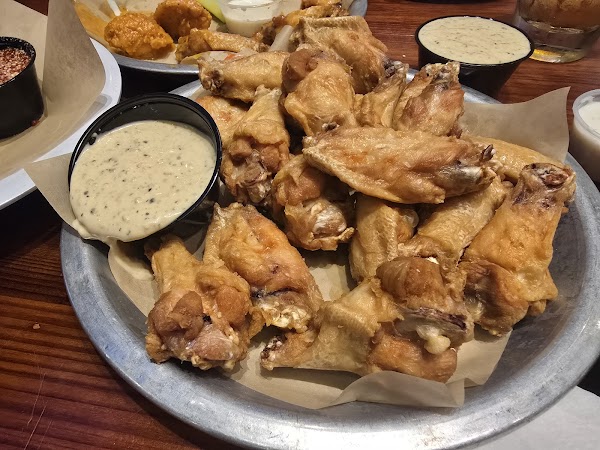 Hooters 2
