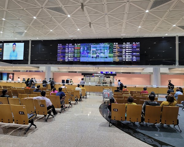 Airport Terminal 2 4