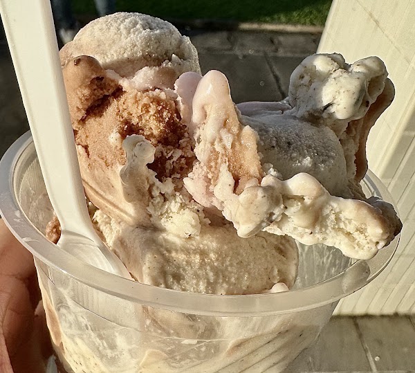 Uncle Chieng Traditional & Wafer ice cream 5