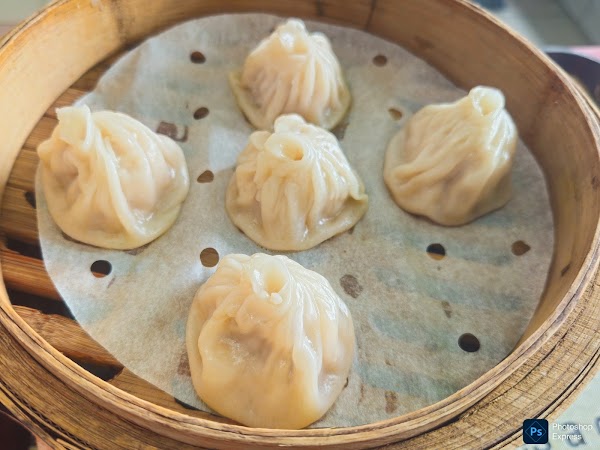 Zhong Guo La Mian Xiao Long Bao 中国拉面小笼包 3