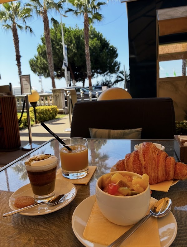 Armani/Caffè 4