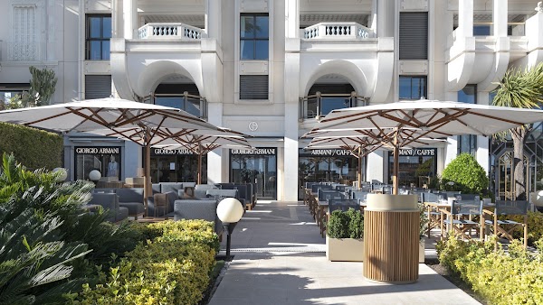 Armani/Caffè 3