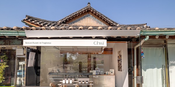 취 북촌 플래그십 스토어 Chwi Bukchon Flagship Store