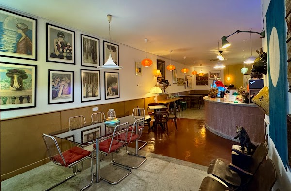 Rowan & Betty Cafe