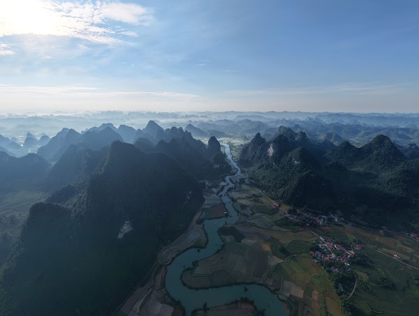 Phong Nam Valley