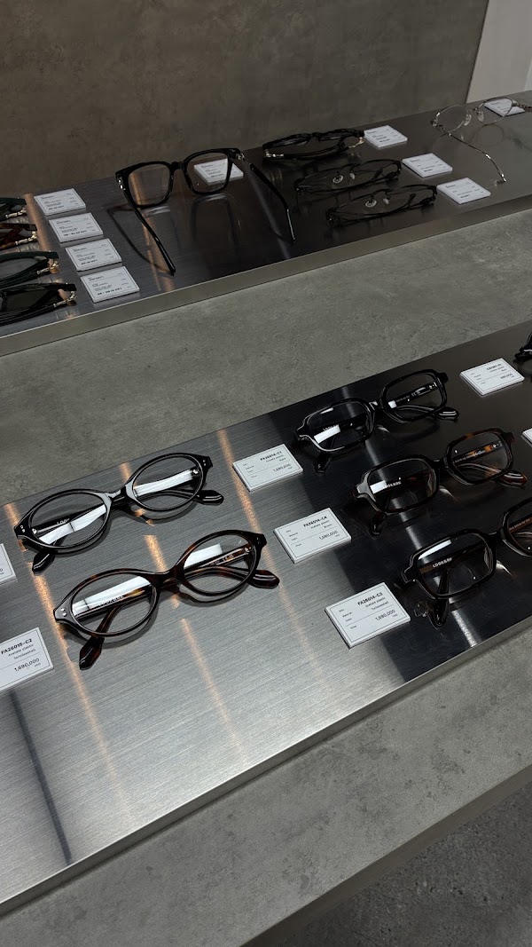 LOOKARK EYEWEAR STORE LÊ VĂN SỸ (Tầng 3) 2