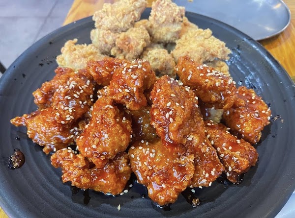 BBQ Chicken & Beer Hongdae Rodeo (BBQ 치킨 홍대로데오점) 4