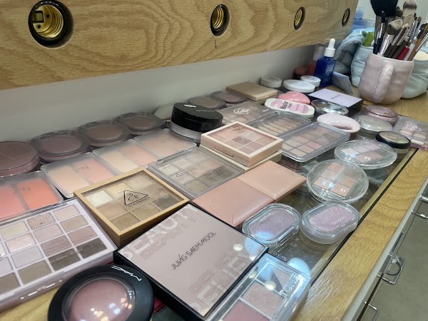 Monque Colorlab Hongdae flagship 5