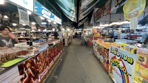 Liabduan Danneramit Night Market 5