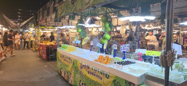Liabduan Danneramit Night Market 2