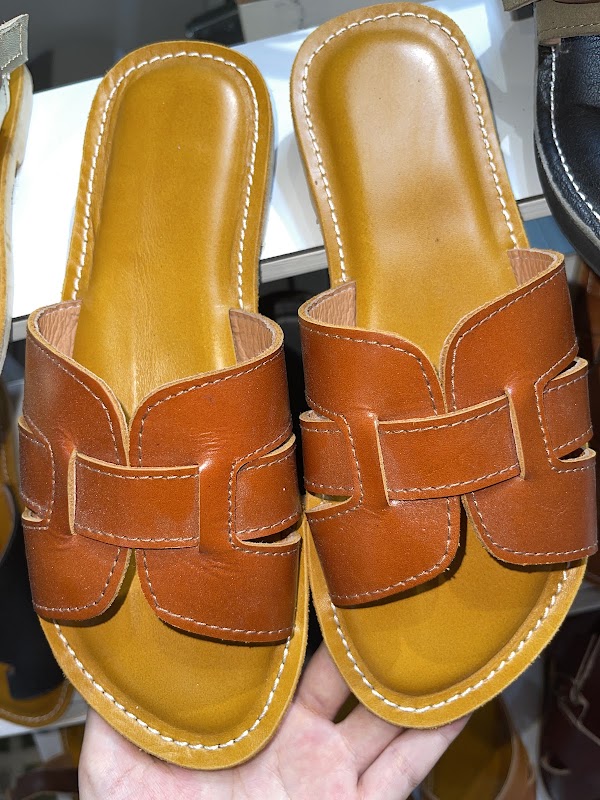 Kim Son Leather Shop 3