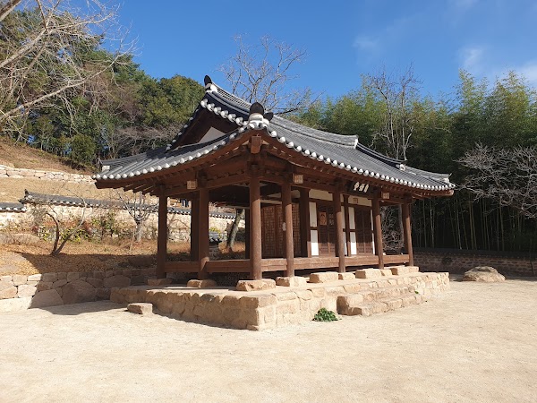Baekundong Byeolseo Garden 1