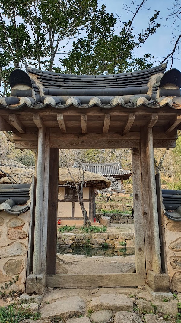 Baekundong Byeolseo Garden 4