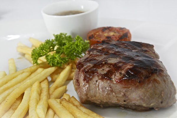 Arena Pub & Restaurant 5