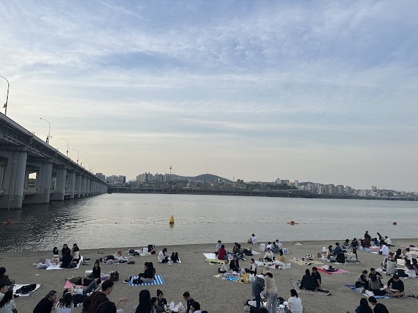 Hangang Moonlight Market Banpo Area 4