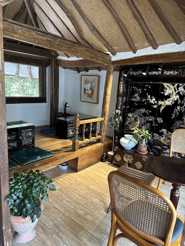 Cheongsapo Hanok Lounge 3
