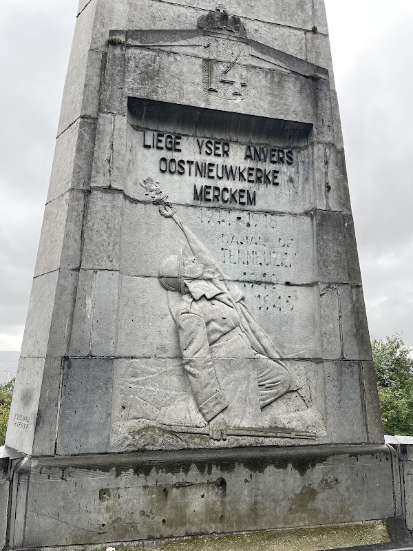 Monument au 14ème Régiment de Ligne 4