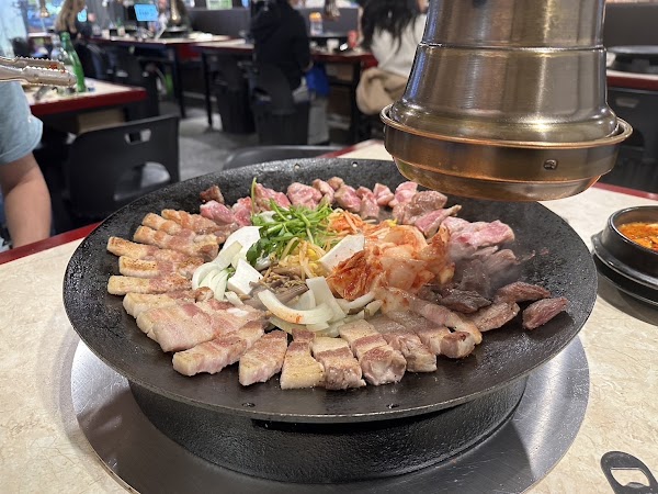 Obok Korean BBQ Hongdae Vanga (오복솥뚜껑 홍대반가점) 3