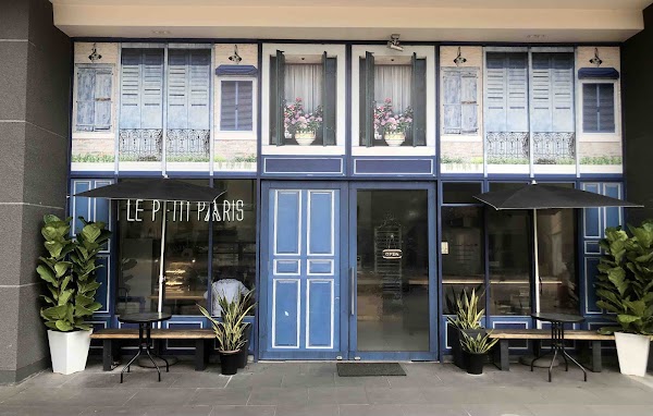 LE Petit Paris Potpourri