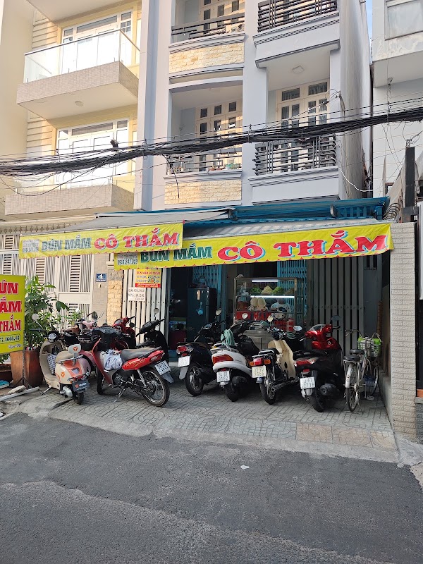 Bún mắm Cô Thắm