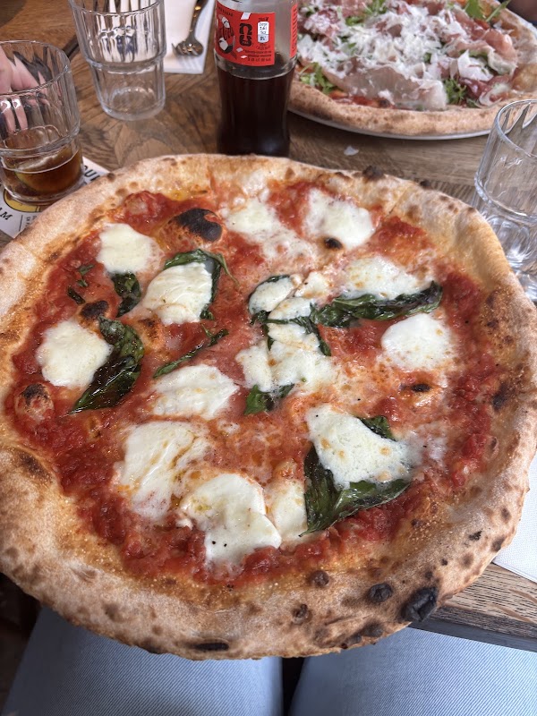 La Perla Pizzeria 4