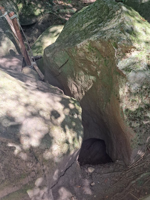 Acaia Cave 4