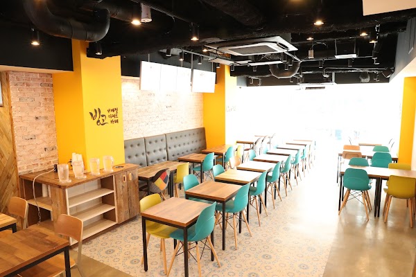 CAFE BINGGO 新大久保本店