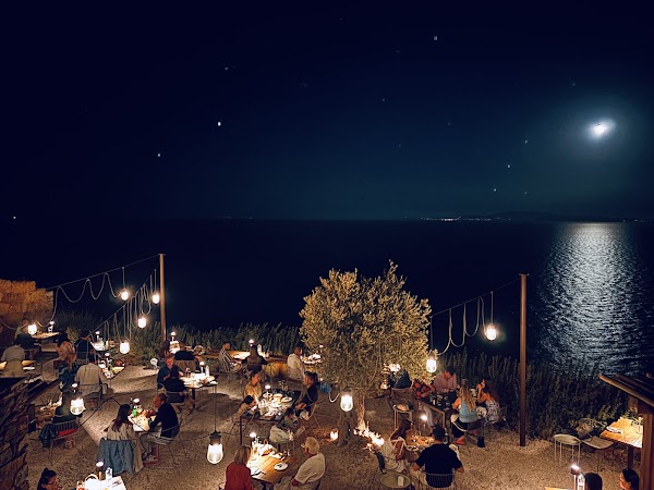 Bostani Bar & Restaurant 4