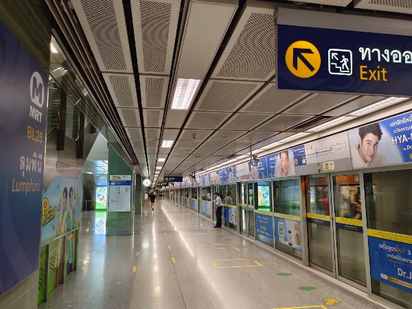 MRT Lumphini (Exit 1) 1