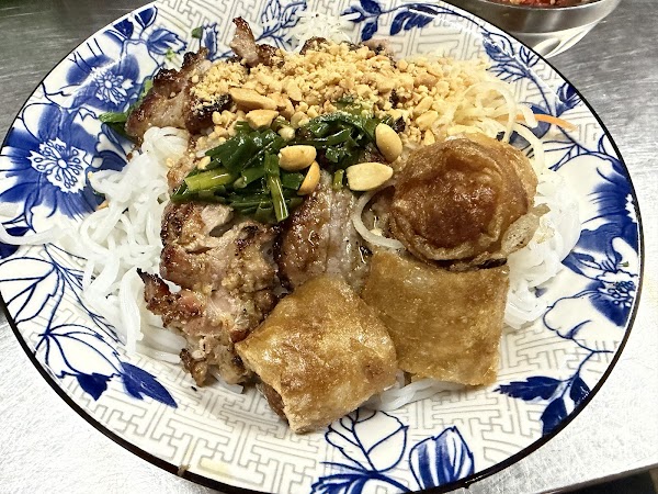 Bún thịt nướng bà Thêm 4