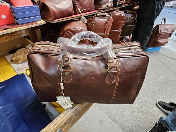 Florence Leather Market (real) 5