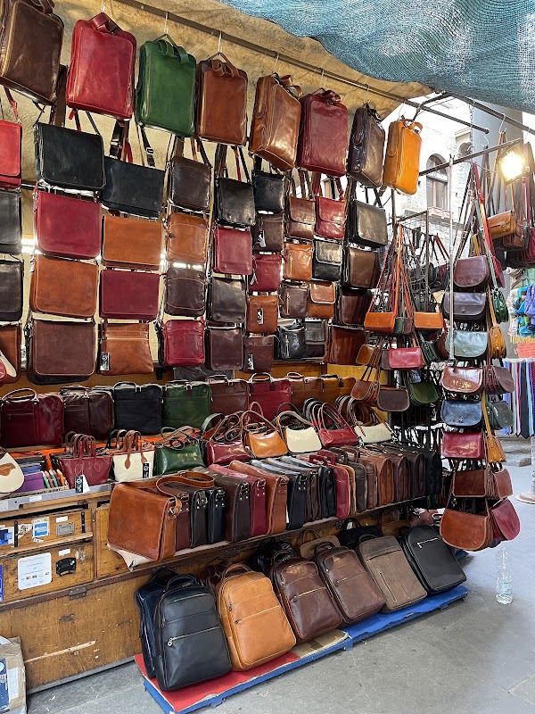 Florence Leather Market (real) 2