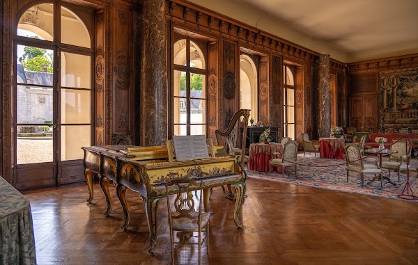 Chateau de Bizy 3