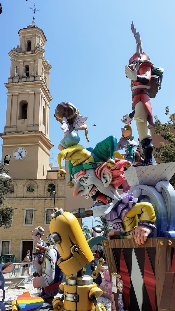 Plaça de Sant Josep Oriol 4