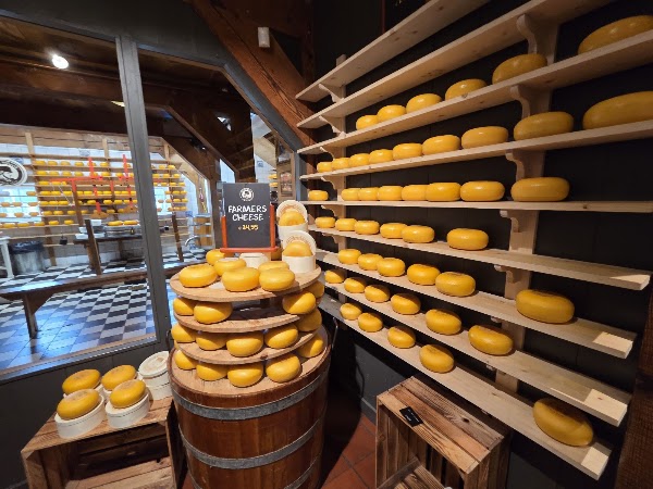 Cheese Farm "Catharina Hoeve" by Henri Willig 5