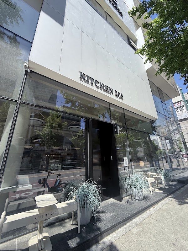 Kitchen 205 Hongik Univ. Branch