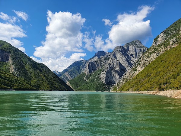 Komani Lake