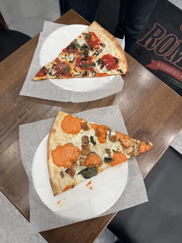 Romano Pizza Restaurant 4