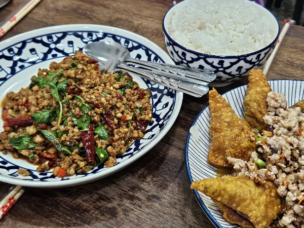 Lek Yai Traditional Tom Yum Noodles • Sam Yan 3