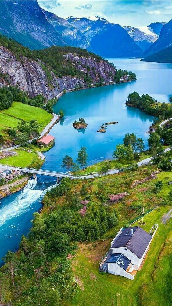 Vestnorsk fjordlandskap 5