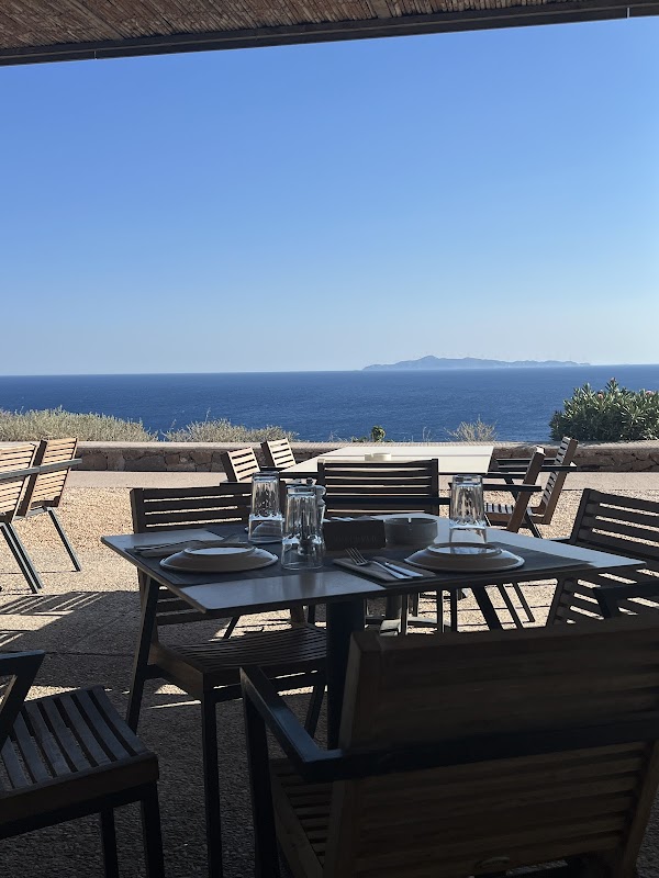 Naos Cafe - Restaurant