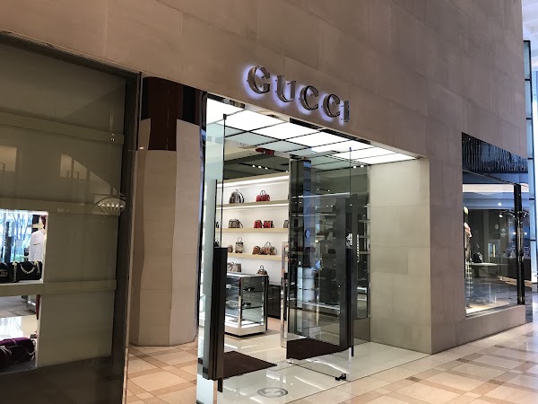 Umeda Daimaru Gucci 1