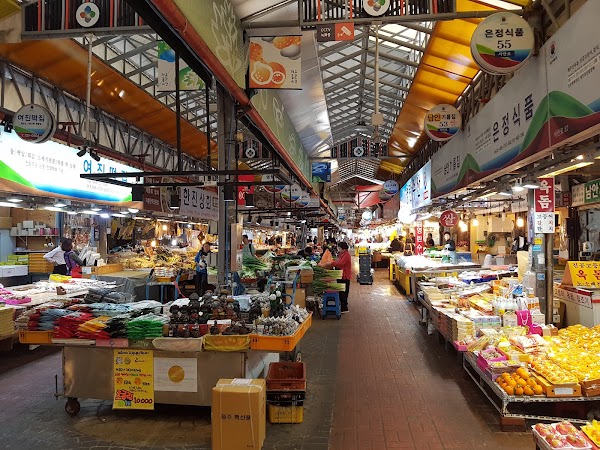 Dongmun Traditional Market 5