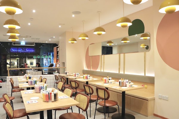 Bonbon Pottery Cafe - Notting Hill