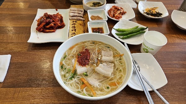 Jeju Dombe Grilled Meat Restaurant 5