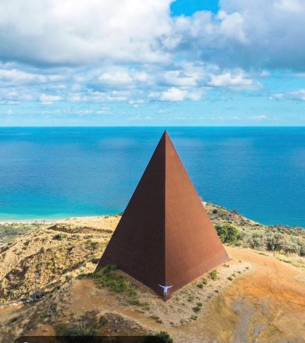 Fiumara d'Arte - Pyramid Parallel 38