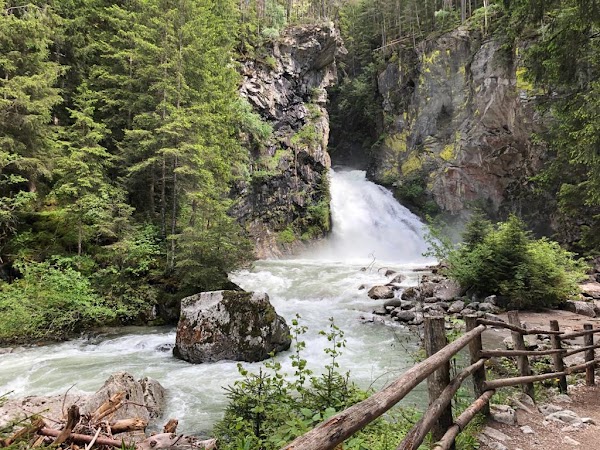 Riva 's Waterfall 5