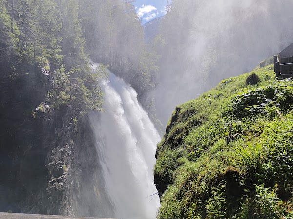 Riva 's Waterfall 4